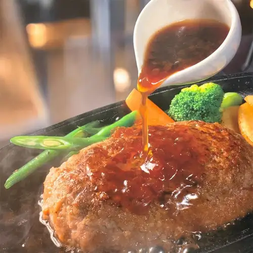 多汁鮮嫩的漢堡牛排（配飯）