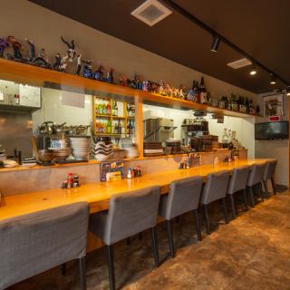 カウンター席のご用意ございます。