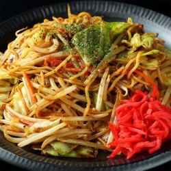 Street food yakisoba