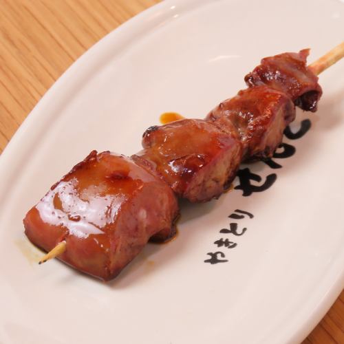 ≪新鮮な鶏肉が織りなす焼き鳥の真髄≫香ばしく食欲をそそる【きも】180円(税込)