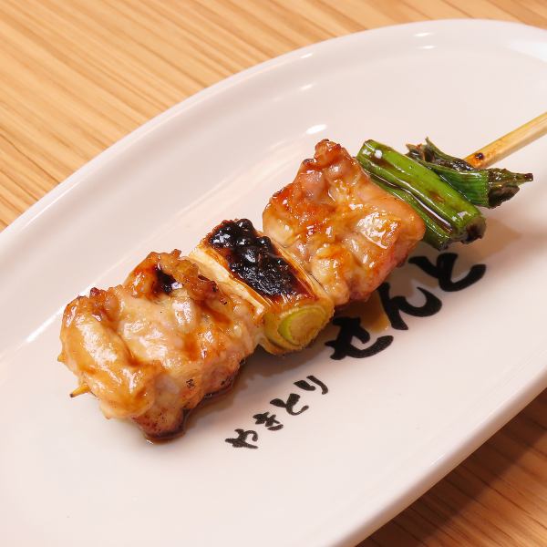 ≪鶏肉とネギが織りなす絶品のハーモニー≫美味しさが詰まった【鶏ねぎま】180円(税込)