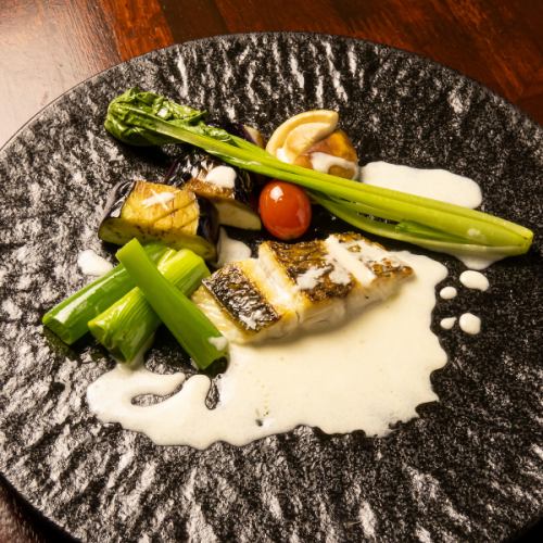 信頼できる地元生産者から仕入れた旬の地元食材を使用した、オリジナルオードブル「浜松前菜」