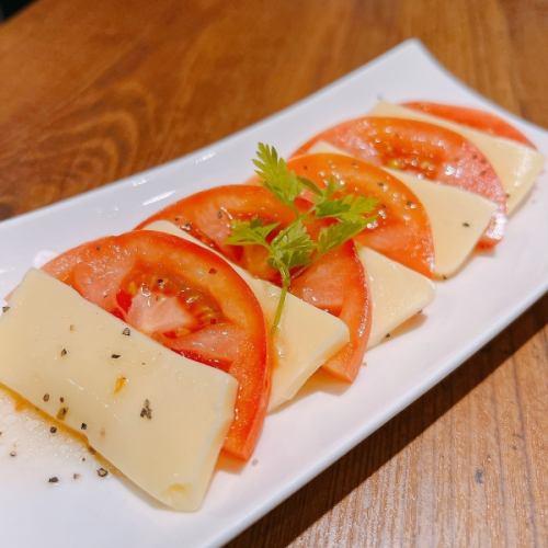 Caprese with rich cheese