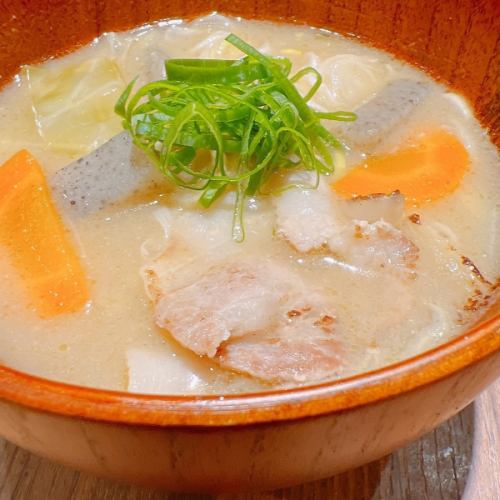 [Made with Echigo miso] Ingredients-packed pork soup