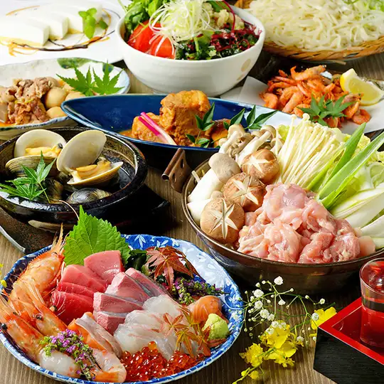 11月至1月：【凭优惠券立减500日元】豪华火锅套餐（含无限畅饮）：5500日元 ⇒ 5000日元