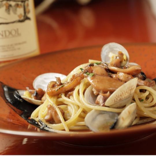 【メインを選べるランチ《全4品》：2500円】