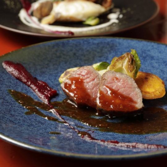 王道ビストロ料理◆濃厚な肉料理×種類豊富なワインの最高コラボ【その日の銘柄牛のロティ】