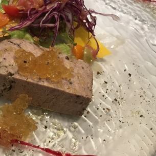 豚肉とレバーのパテ