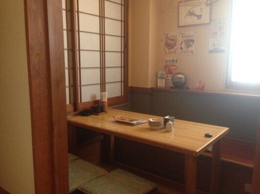 全席掘りごたつで居心地◎落ち着いた店内はゆっくり食事できます