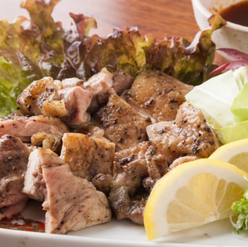 "Oyama Chicken Thigh Roast," a dish that luxuriously uses "Oyama Chicken."