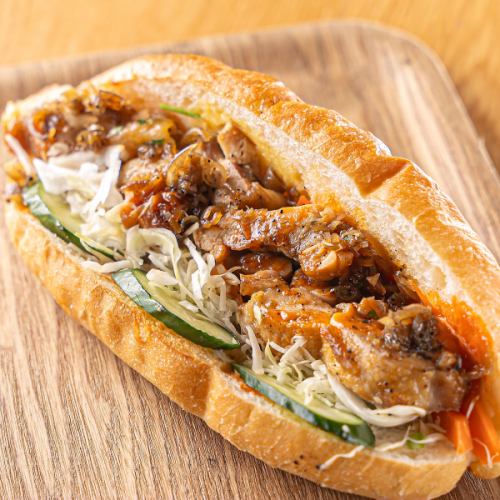 [Banh Mi 102 is also available] Special Banh Mi from 650 yen (tax included)