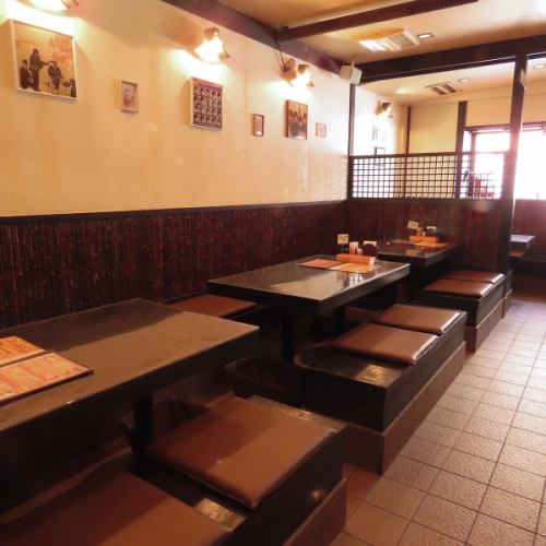 <p>総席数34席★広々とした店内で、お食事やワインを気軽に楽しめます。お祝いや誕生日、記念日などの特別な日のご利用にも最適です◎デザートプレートのご用意もございます。ぜひ、思い出に残る一日をお過ごしください。</p>