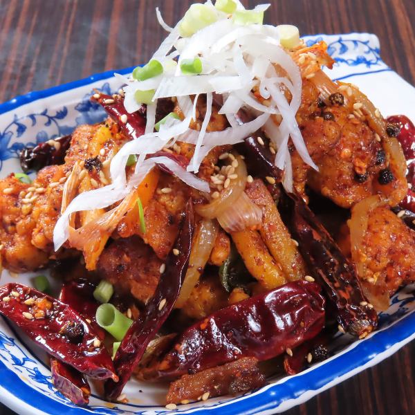 【저렴한 점심】 튀긴 닭고기와 고추 볶음 (라즈치)