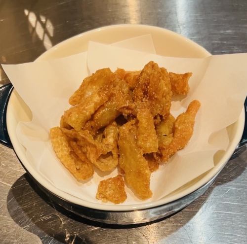 鶏皮の唐揚げ