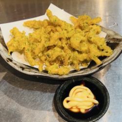Deep-fried dried squid and seaweed