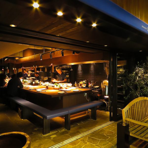 Counter seats are also very popular.Enjoy the chef's skill and cooking and alcohol.There are also many people who use dates and females.In addition, digging tatami room, on the 2nd floor, digging all the seats Corresponds to each person in a private room ♪ Maximum of 36 guests is also available.