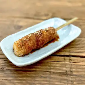 ごまが香る 肉巻きおにぎり