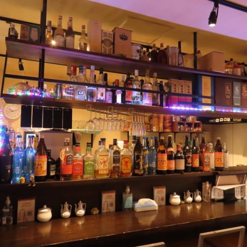 専門店に負けず劣らず！お酒は圧巻の品揃え