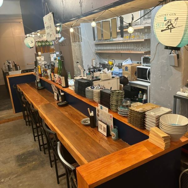 [Counter seats] At our store, we value conversation with our customers.Above all, the counter seats are special seats where you can enjoy conversation with the staff in a homely atmosphere!Enjoy our specialty fish skewers with the owner, who has many fans, at other restaurants!