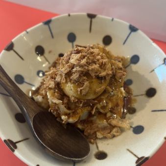 カレーポテサラ　半熟たまご載せ