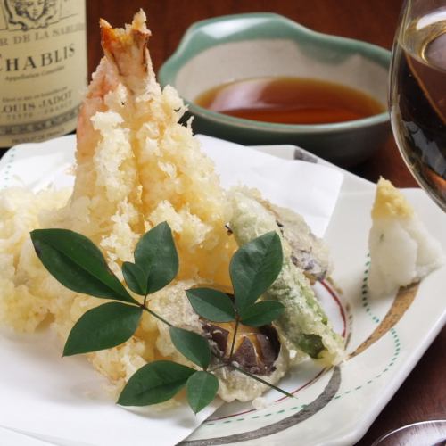 【職人厳選】海老二尾と旬野菜の天ぷら盛り合わせ