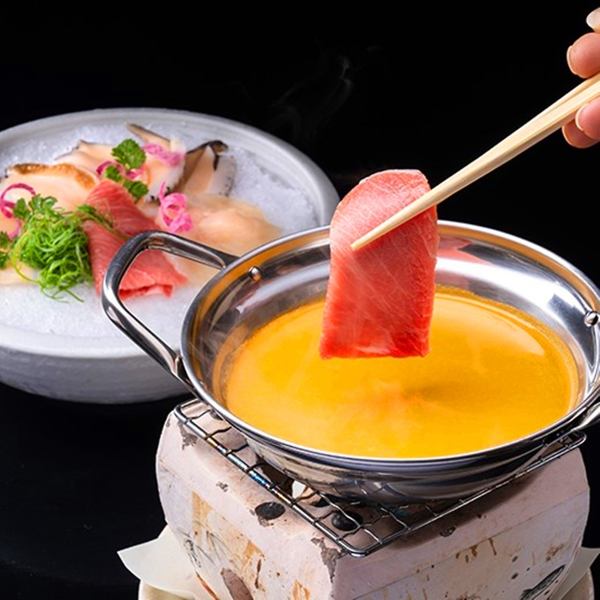 Enjoy the rich sea urchin soup..."Extreme "Uni Shabu" course"