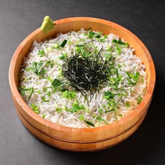 釜揚げしらす丼