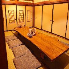 We also have a spacious private tatami room so that you can enjoy cooking from the bottom of your heart.Small banquets