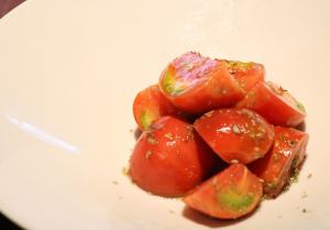 우 쿠라하시산 과일 토마토 마리네