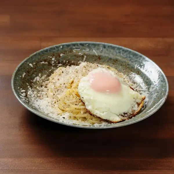 【濃厚な薫り】ニンニクたっぷりカチョエペペ。希少なイタリアのチーズ「ペコリーノ・ロマーノ」使用