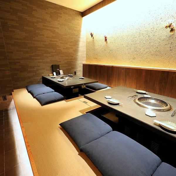 プライベートな空間を大切にしたい方から、カジュアルに焼肉を楽しみたい方まで、多彩なニーズにお応えできるお席をご用意しております。店内にはゆったりとしたテーブル席が7席ございます。少人数でのご宴会など、様々なシチュエーションでご利用いただけます。ご希望のお席がございましたら、お気軽にお問合せください！