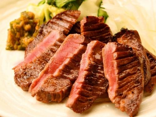 [Charcoal grilled Sendai beef tongue] Crispy on the outside and juicy on the inside♪
