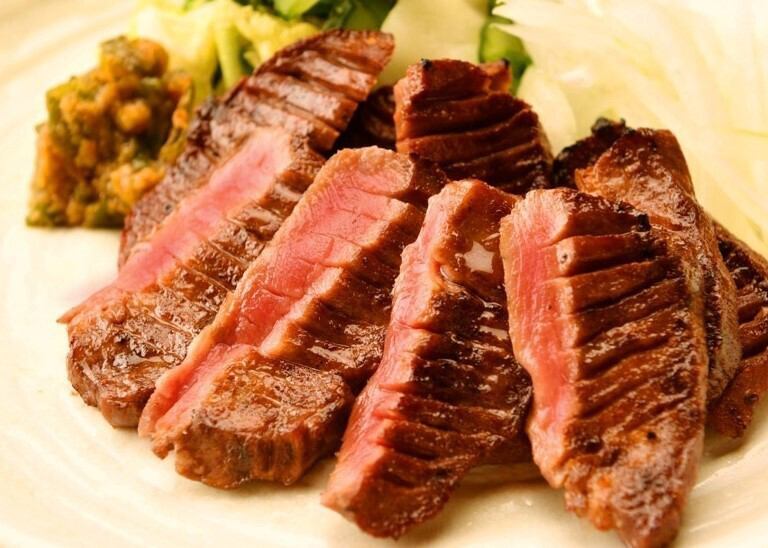 [Charcoal-grilled Sendai beef tongue] Crispy on the outside and juicy on the inside ♪