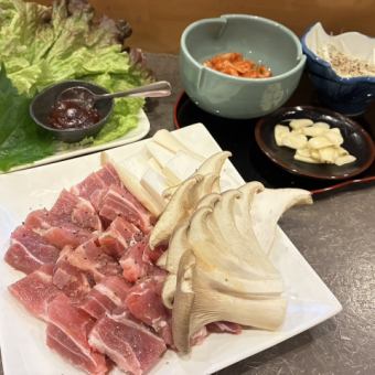 山原豚サムギョプサルコース　1人前4180円(税込) 