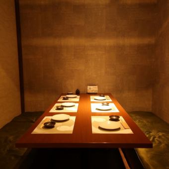 普段の食事会、宴会はもちろん、接待やお祝い事など、大切な方をもてなすお食事会にもおすすめの、プレミアムな空間です。