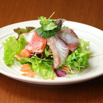 숙성 생선 볶은 산 아오이 샐러드