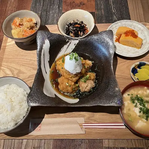 鳥のからあげみぞれ定食