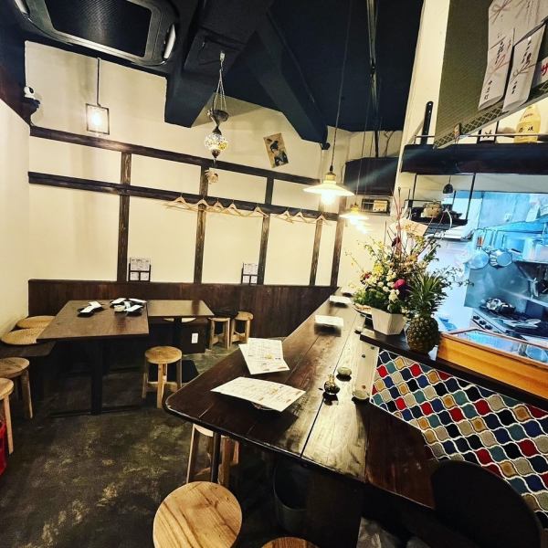 【薬院大通駅から徒歩１分】落ち着いた店内は、デートや女子会にもぴったりです。
