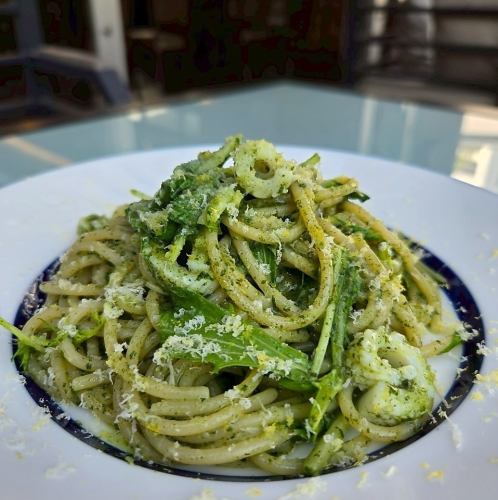 [Pasta and risotto set] Spear squid, mizuna, shiso leaves and pesto pasta with lemon flavour