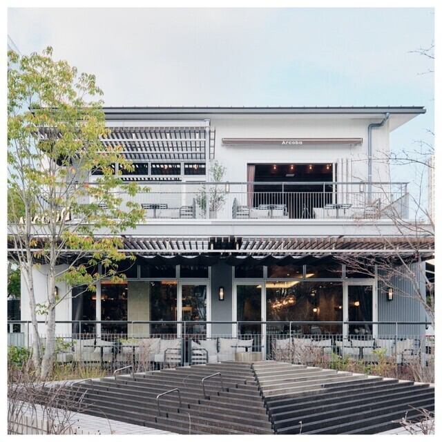 午餐時，不妨在我們的餐廳一邊欣賞久屋公園的全景，一邊享用一些飲品。
