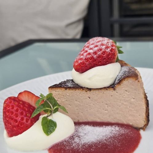 [Currently featured in Tokai Walker's Spring Sweets Feature] Strawberry Basque Cheesecake