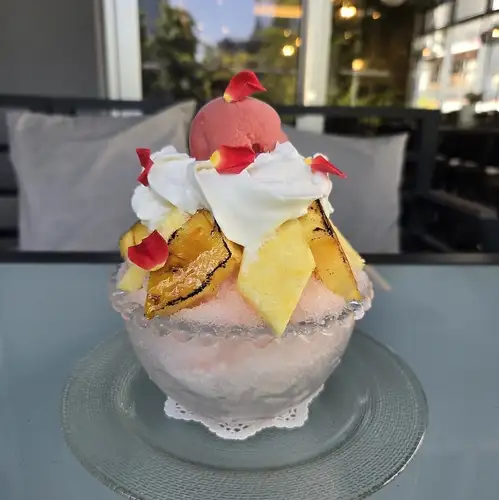 パイナップルとローズヒップのかき氷