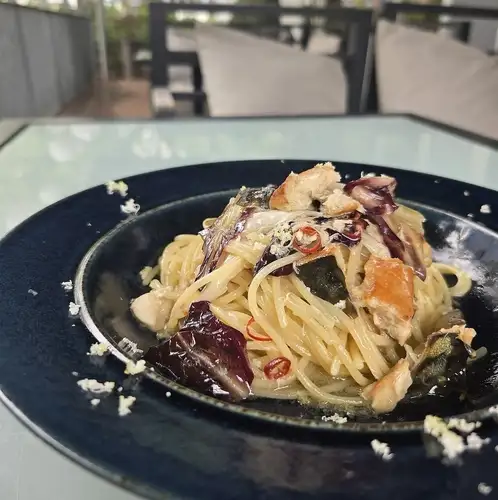 【ランチパスタ】燻製さばとトレビスのペペロンチーノ ～レモン～