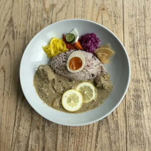 レモンそのまま!? 夏のスパイスカレー