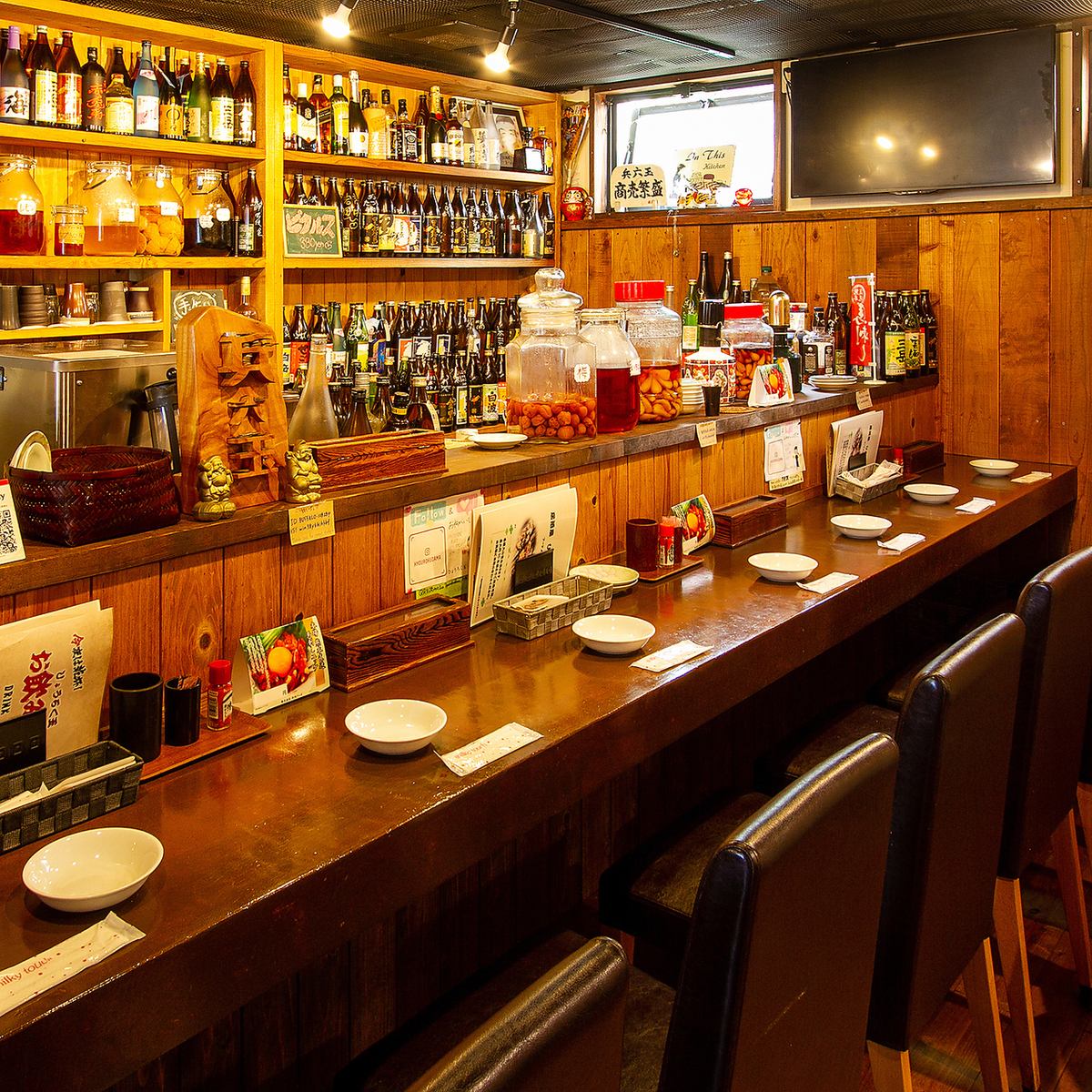We also have counter seats where you can enjoy your meal alone!