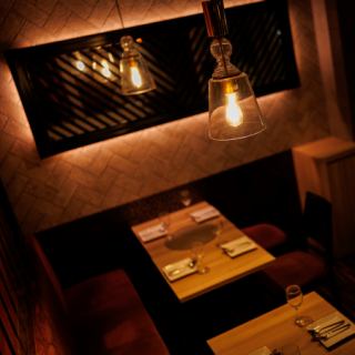 店舗全体を貸切にしてのご利用も可能です。パーティーや交流会、企業イベントなどに対応。レイアウトやBGMなど、シーンに合わせた空間演出もご相談いただけます。名古屋駅近のアクセス抜群な立地で、参加者にも優しい好条件。貸切をご検討の際はお気軽にご相談ください。