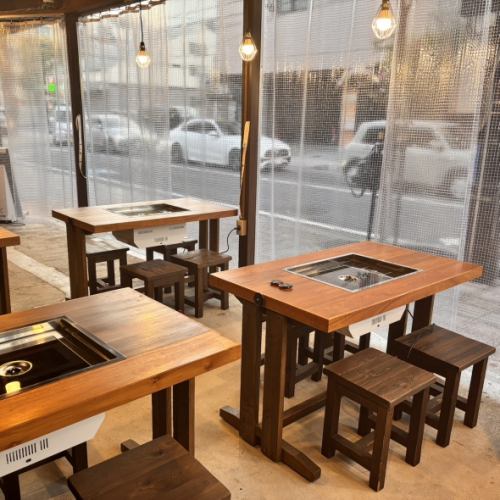 なななんと焼肉まんぷくにテラス席が登場！開放的な空間で食べる焼肉は絶品！路面電車を眺めながらビール片手に焼肉を楽しめます！