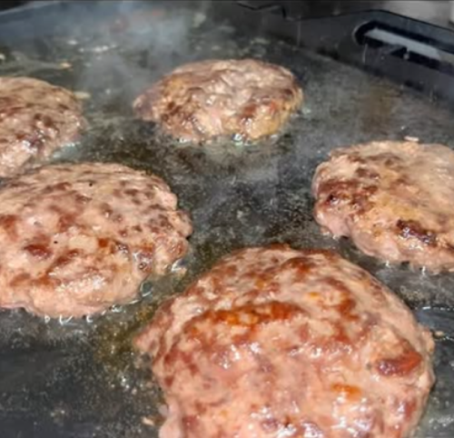 1.5cm extra-coarsely ground beef patty