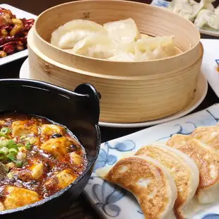 ■Perfect for sightseeing and entertaining guests■ Full course of 11 dumplings with all-you-can-drink for 5000 yen. With coupon, 5000 yen → 4000-4500 yen.