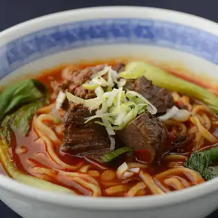 四川風牛肉麺/フカヒレラーメン